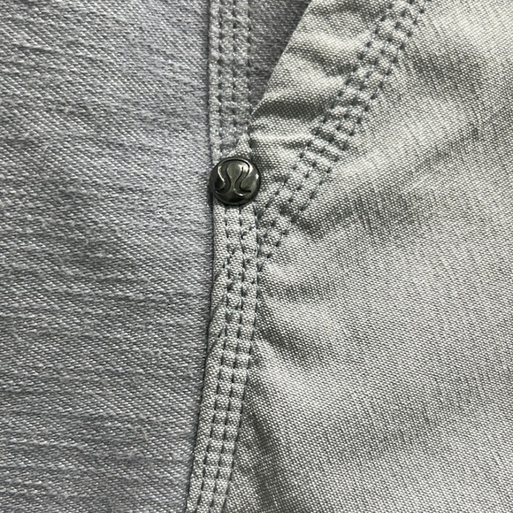 Lululemon Ride On Shorts in Fossil / White Sz 4 - Picture 6 of 12